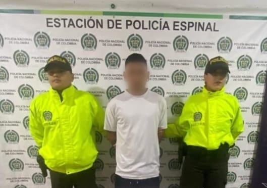 EN MEDIO DE UN MEGAOPERATIVO, EN EL ESPINAL EN DIFERENTES PROCEDIMIENTOS SE LOGRÓ LA CAPTURA DE “ALADINO”, LA APREHENSIÓN DE UN MENOR, ASÍ COMO LA INCAUTACIÓN DE UNA GRANADA, UN PROVEEDOR PARA FUSIL, MUNICIÓN Y ESTUPEFACIENTES.