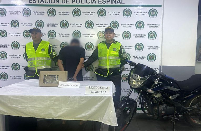 En medio de un plan candado de la Policía Tolima después de un hecho de violento en zona rural Chicoral, fue capturado en el sector glorieta de Venus alias “Juan” a quien se le incautó un revólver, con 12 cartuchos, 6 de estos ya percutidos, se investiga su posible participación.